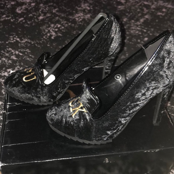 🖤YRU Black Velvet w/gold "FU CK" embroidered heel - Picture 6 of 6